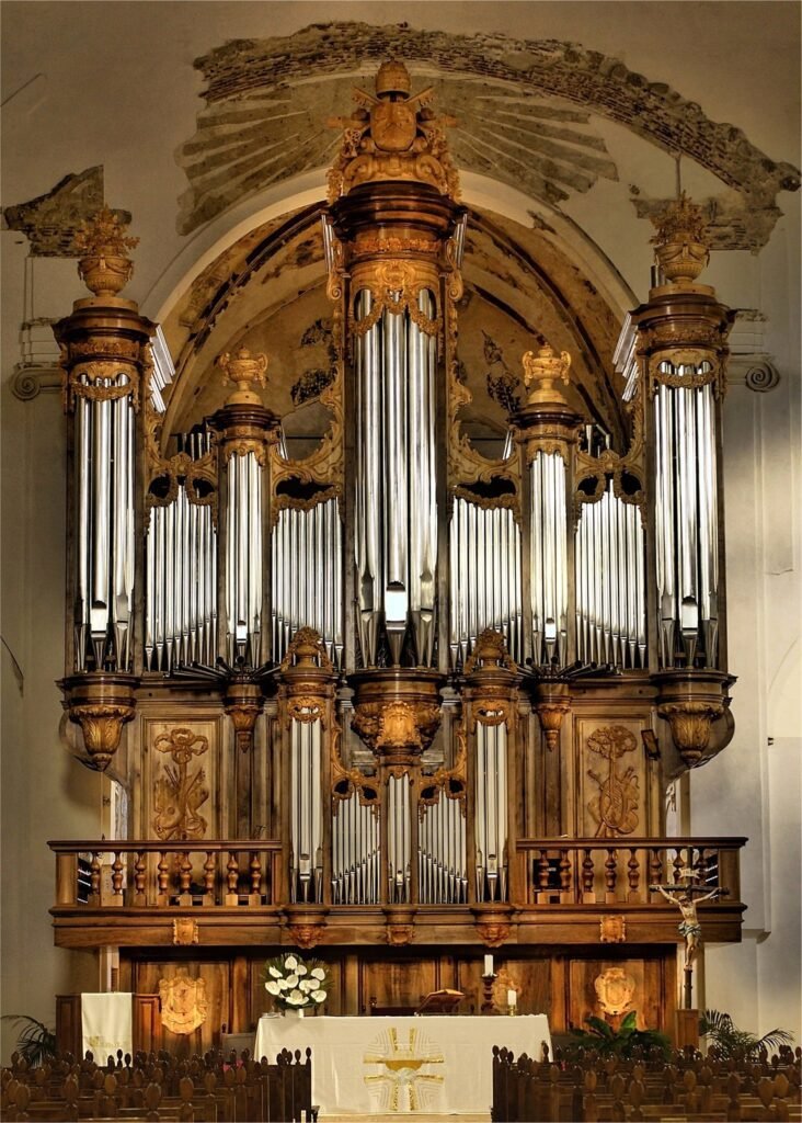 Órgano histórico de la Iglesia de Santo Domingo en Rieti, Italia - Arquitectura barroca y patrimonio musical. Formentelli